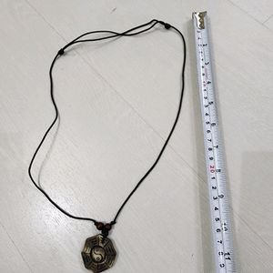 ying Yang Adjustable Chain Thread Pendant