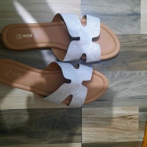 Max Flat Sandal