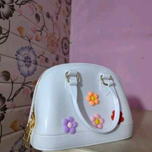 THE CUTEST HANDBAG