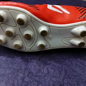 Welling To Sell Football Shoes