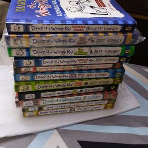 11 Wimpy Kid Books -4hcs ,7pbs