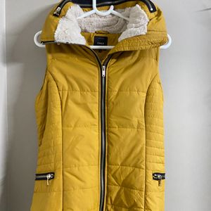 Warm yellow short sleeved jacket