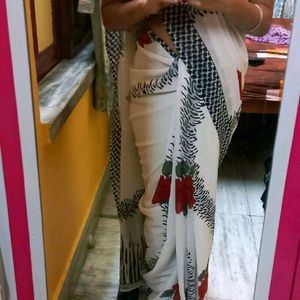 white floral print saree