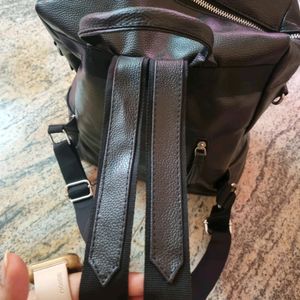 Korean Black Leather Backpack For Travelling & Clg