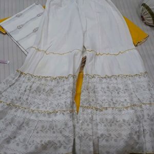 White Kurti Sarara