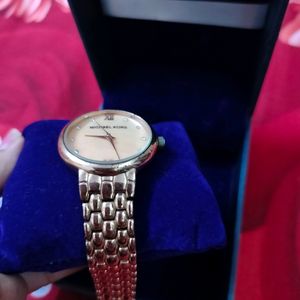 MICHAEL KORS WATCH COMPLETELY WORKING WITH NEW CELL (WITH EXTRA STRAP)