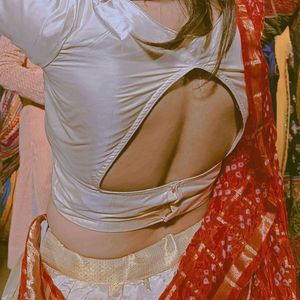 Beutiful White & Red Bandhani Silk Chaniya Choli