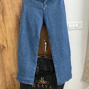 Textured high waist jeans