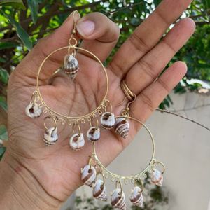 Shell Lightweight Earrings