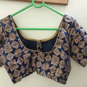 🌹🌹New Navy Blue Blouse