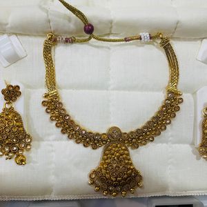 Golden Necklace With Moti