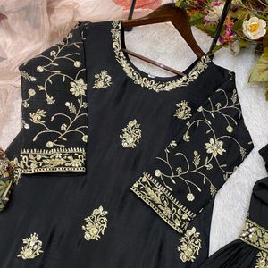 Black Sharara Outfit For This Festive Season