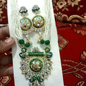 Beautiful Jewellry Set Very Low Price Book Fast