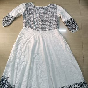 A Beautiful White Cotton Kurti