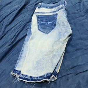 3/4 blue and white jeans soft denim material