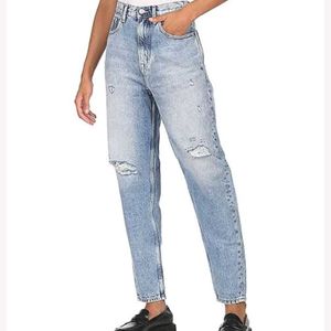 TRENDYOL Ladies Straight Fit Jean