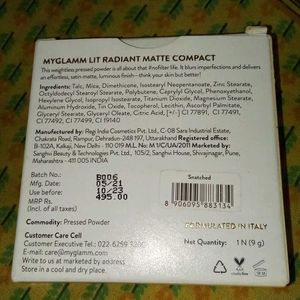 Myglamm Rediant Matte Compact