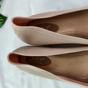 Beige Plastic Pump ( Women)