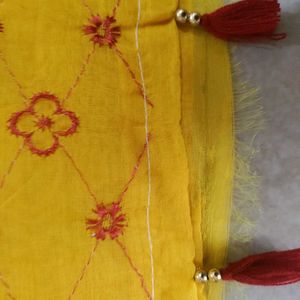 Beautiful Handloom Saree At Heavy Discount