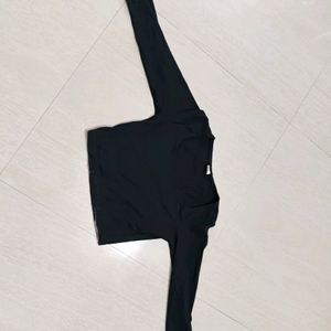 Women's Black Sqare Crop Top Full Sleeves