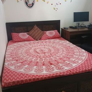 Rose White Cotton Double Bedsheet