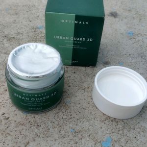 Oriflame Urban Guard 3D Night Cream