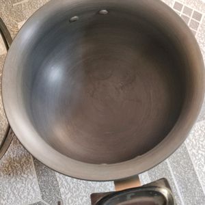 Usha Leuxs Cookware