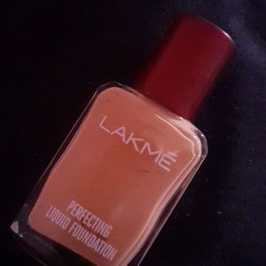 Lakme Perfecting Liquid Foundation