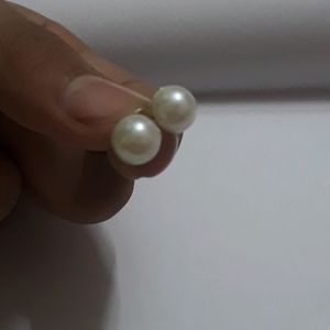 Eyer rings stund Pearl's 1×2=2 pairs unique style