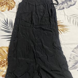 A Casual Black Straight Shift Dress