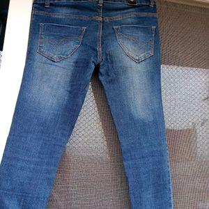 Highwaist Skinny Torn Style Jeans For Waist 32