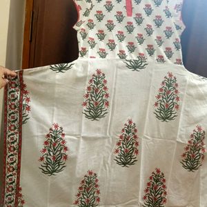 Women Jaipur Kurti Off White Floral Print Cotton