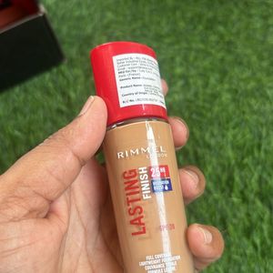 RIMMEL LONDON FULL COVERAGE LIGHTWEIGHT FOUNDATION