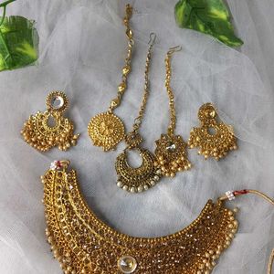 Golden  Necklace  Set