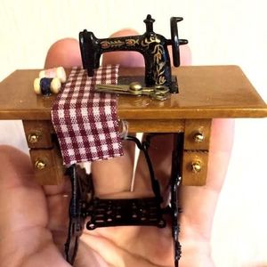 Miniature Sewing Machine