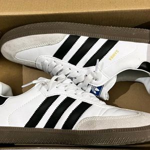 ADIDAS SAMBA WHITE GUM SIZE - UK 7.5