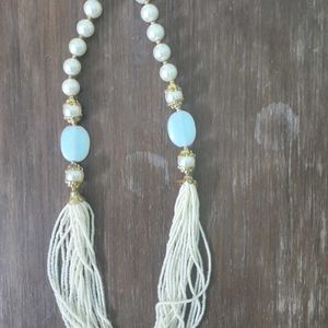 Multilayer Pearl Neckpiece