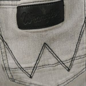 Awesome WRANGLER (Vegas Collection) Jeans - W34