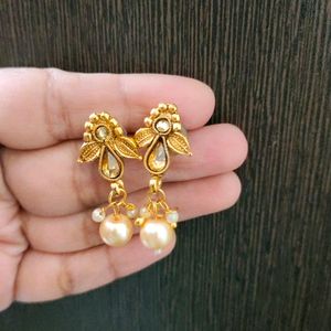 Golden Necklace With Earrings