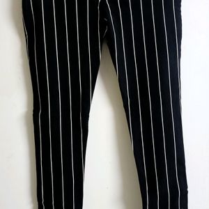 Classy Black Stretchable Jeggings With White Strip