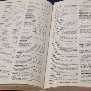 COMPACT OXFORD REFERENCE DICTIONARY.