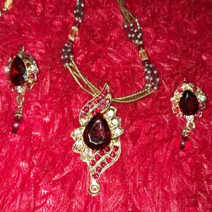 Maroon Kundan And Stone Necklace