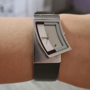 Fastrack Wrist Watch With Grey Strap