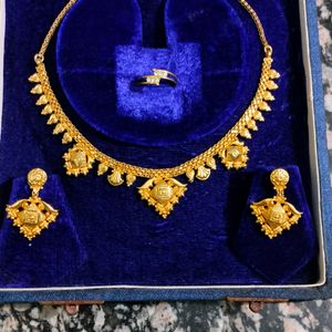 Gold Jewellery Set