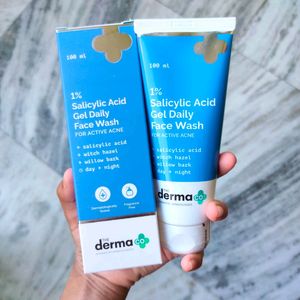 The DermaCo Salicylic Acid Gel Face Wash