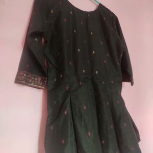 Green Empire Short Kurti 💚