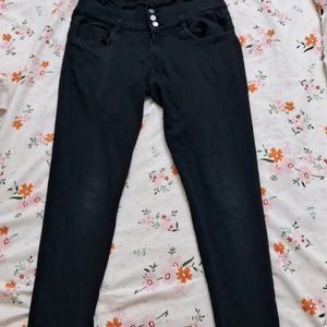 Black Slim Fitted Jeans