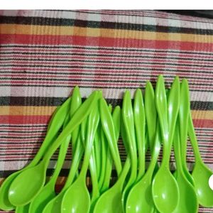 Plastic Spoons 12 Pis