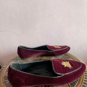 Closed Casual Shoes