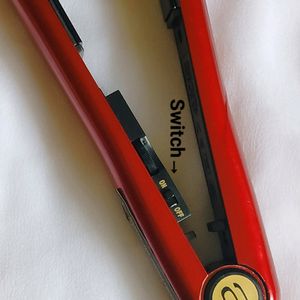 Andis Hair Straightener / Flat Iron / Heat Styler